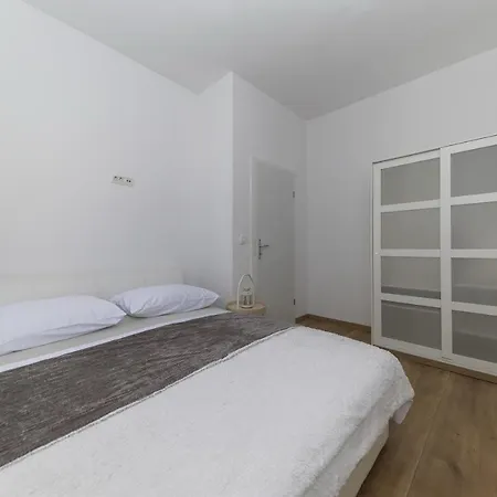 Apartment 23 With Free Private Parking Zadar Exterior photo