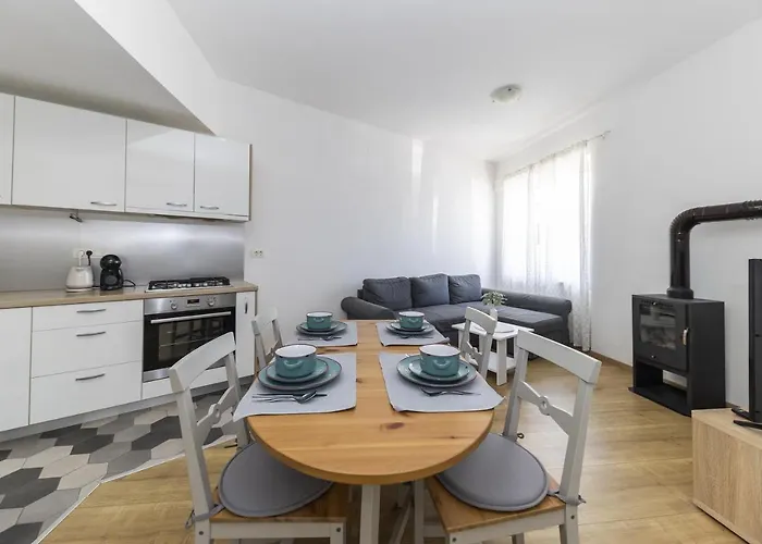 Apartment 23 With Free Private Parking