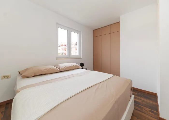 Apartments 23 And 25 With Free Private Parking