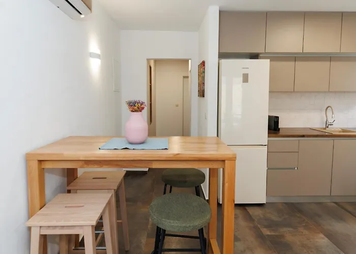 Apartments 23 And 25 With Free Private Parking