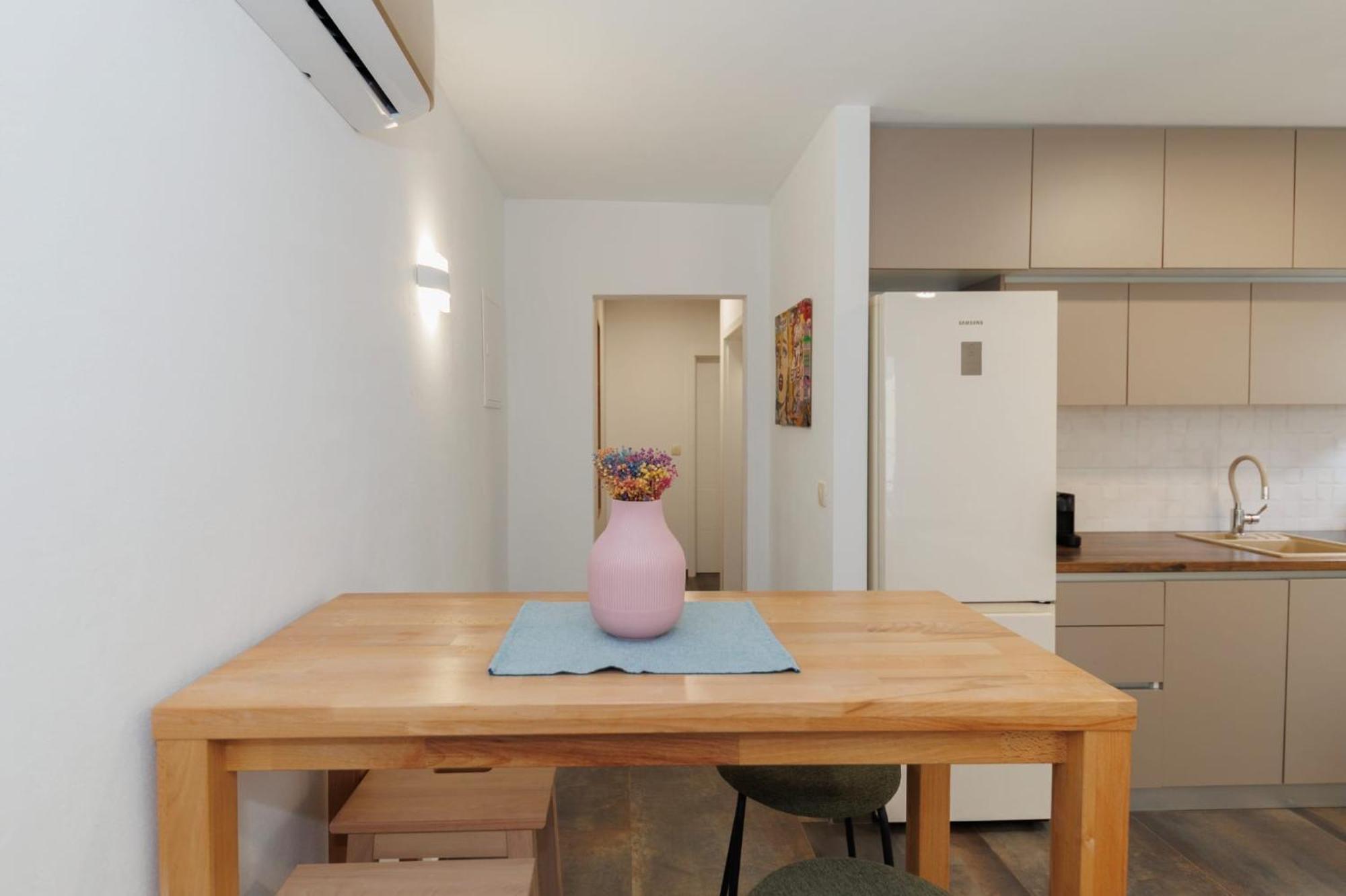 23 And 25 With Free Private Parking Appartement